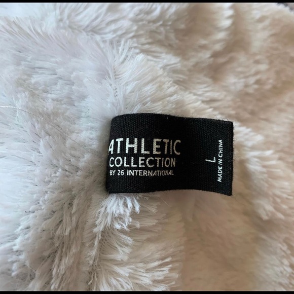 Windbreaker - Picture 3 of 3